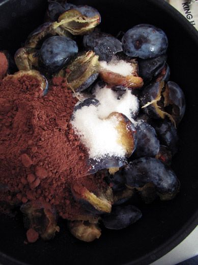 Рецепт сливового варення з шоколадно-горіховим смаком