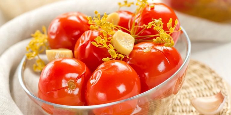 Квашені гострі помідори на зиму в банках: рецепт квашення на 1 літрову банку
