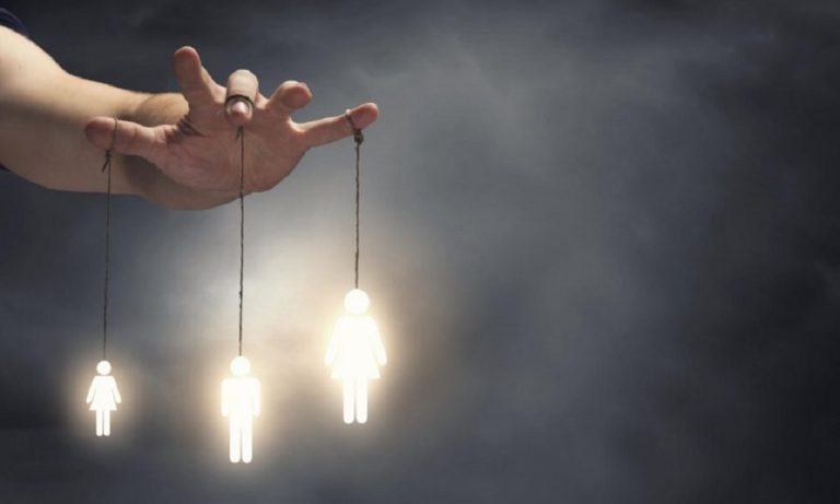 Хто такі маніпулятори, як їх розпізнати та як з ними боротися?