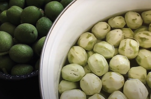 Рецепт варення з зелених волоських горіхів