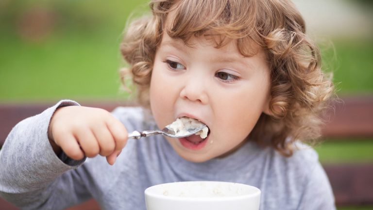 Які продукти не варто давати дітям до 5 років