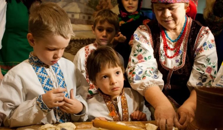 Коли Масляна святкується в 2023 році, Колодій, як відзначається Масний тиждень по днях