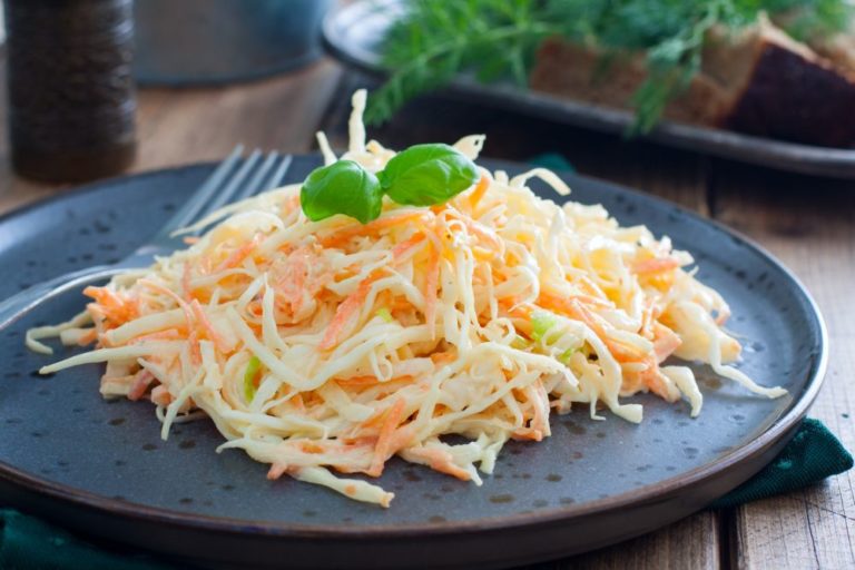 Маринована капуста на зиму гарячим способом