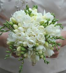 Весільні букети для нареченої: що символізують квіти у композиції